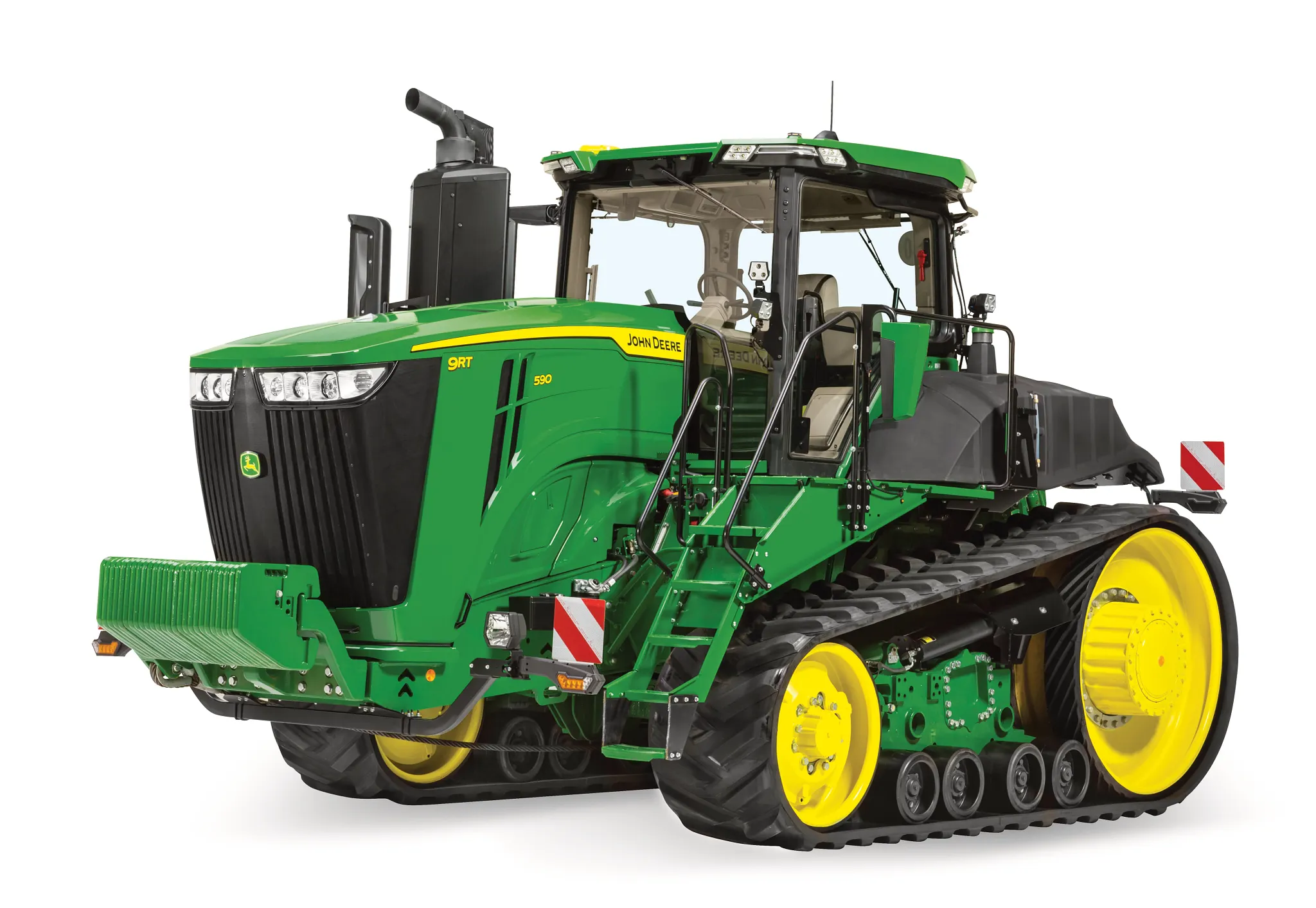 Τρακτέρ 9RT της John Deere με διπλές λαστιχένιες ερπύστριες, σε λευκό φόντο, με μπροστινή δεξιά γωνία και πλήρη καμπίνα και μπροστινό βάρος