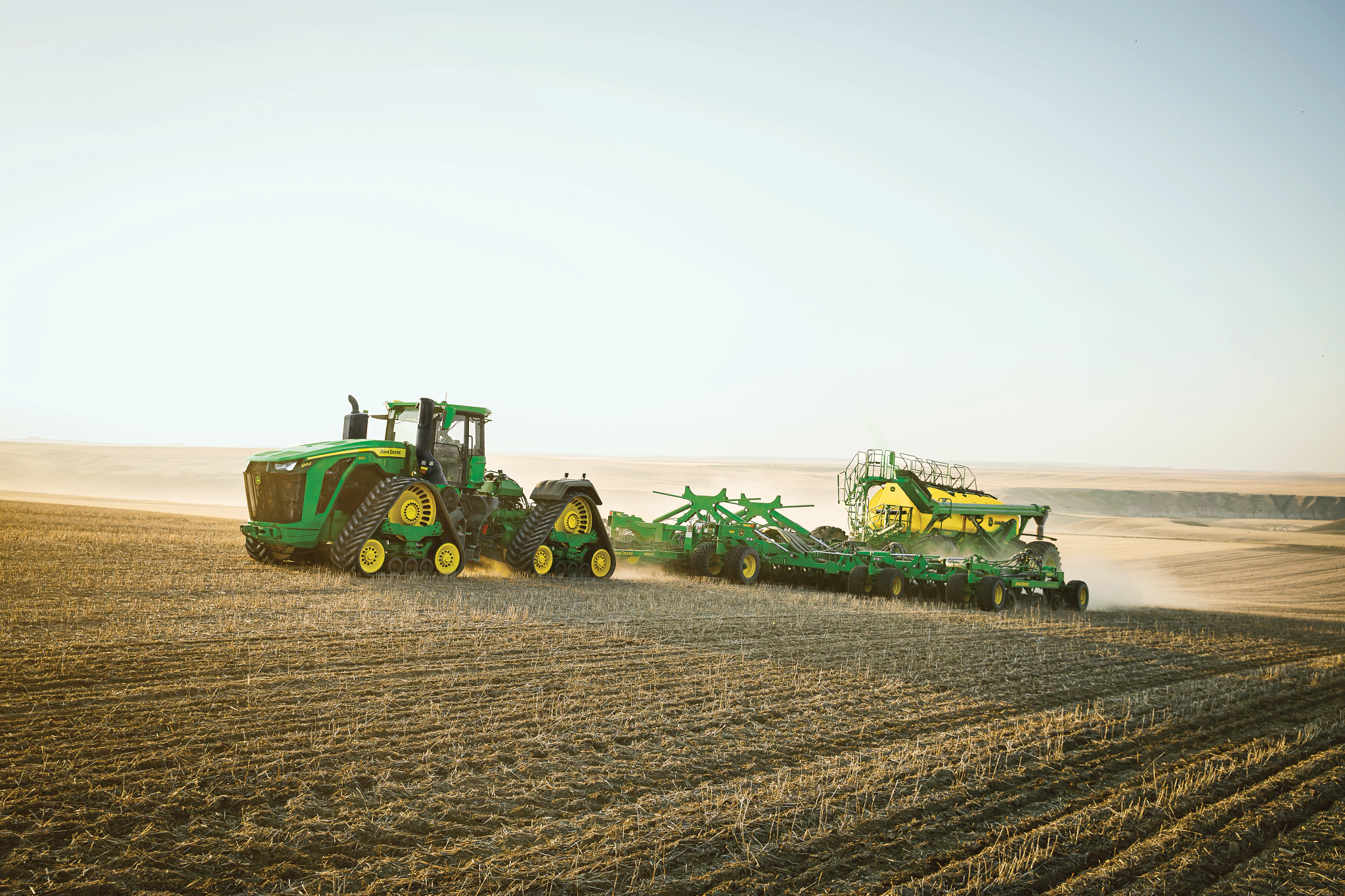 Τρακτέρ 9RX με ενσωματωμένη γεωργία ακριβείας στον αγρό