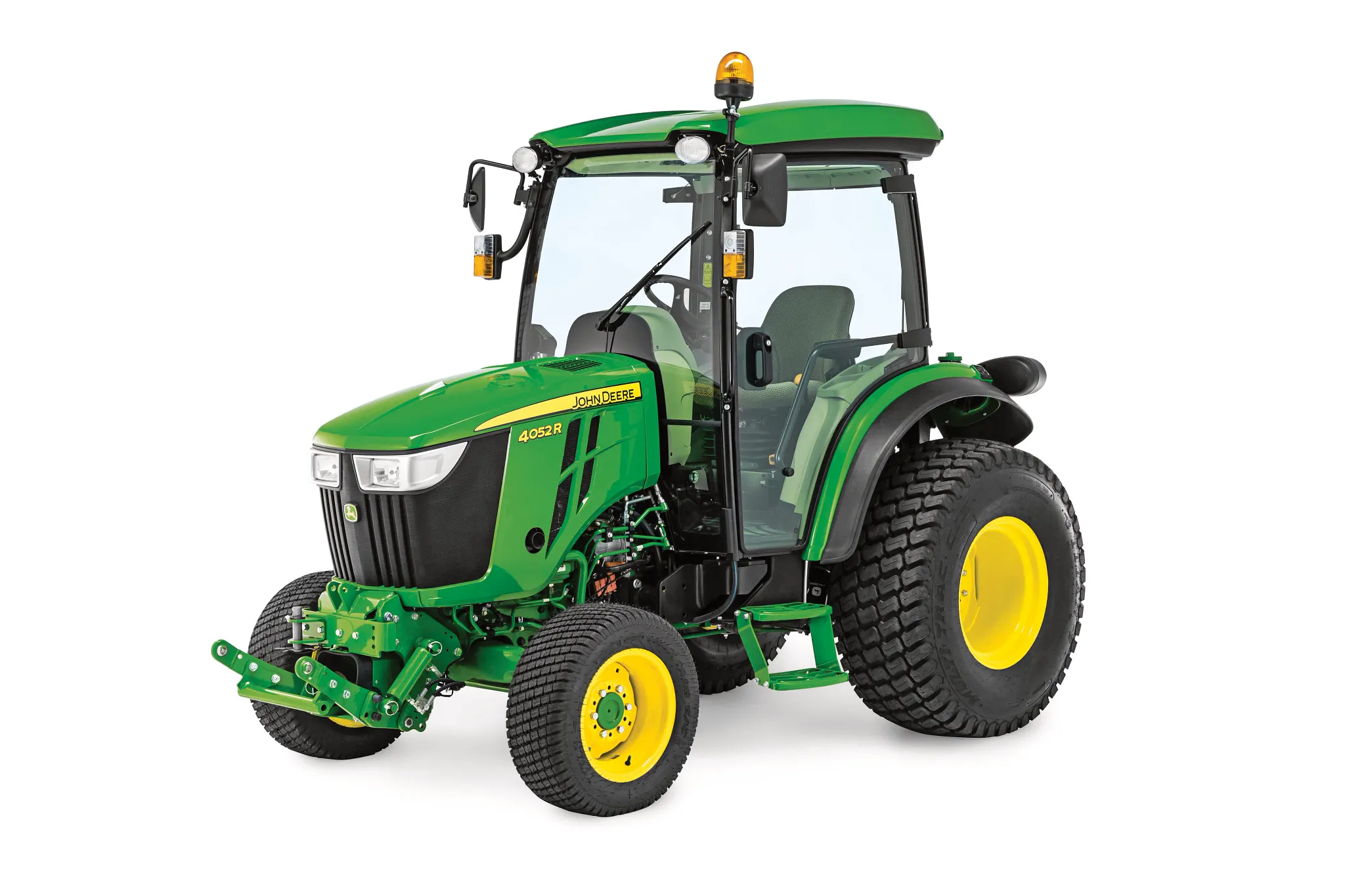 Τρακτέρ γενικής χρήσης John Deere 4052R με καμπίνα, σε λευκό φόντο, σε απεικόνιση από την μπροστινή αριστερή γωνία