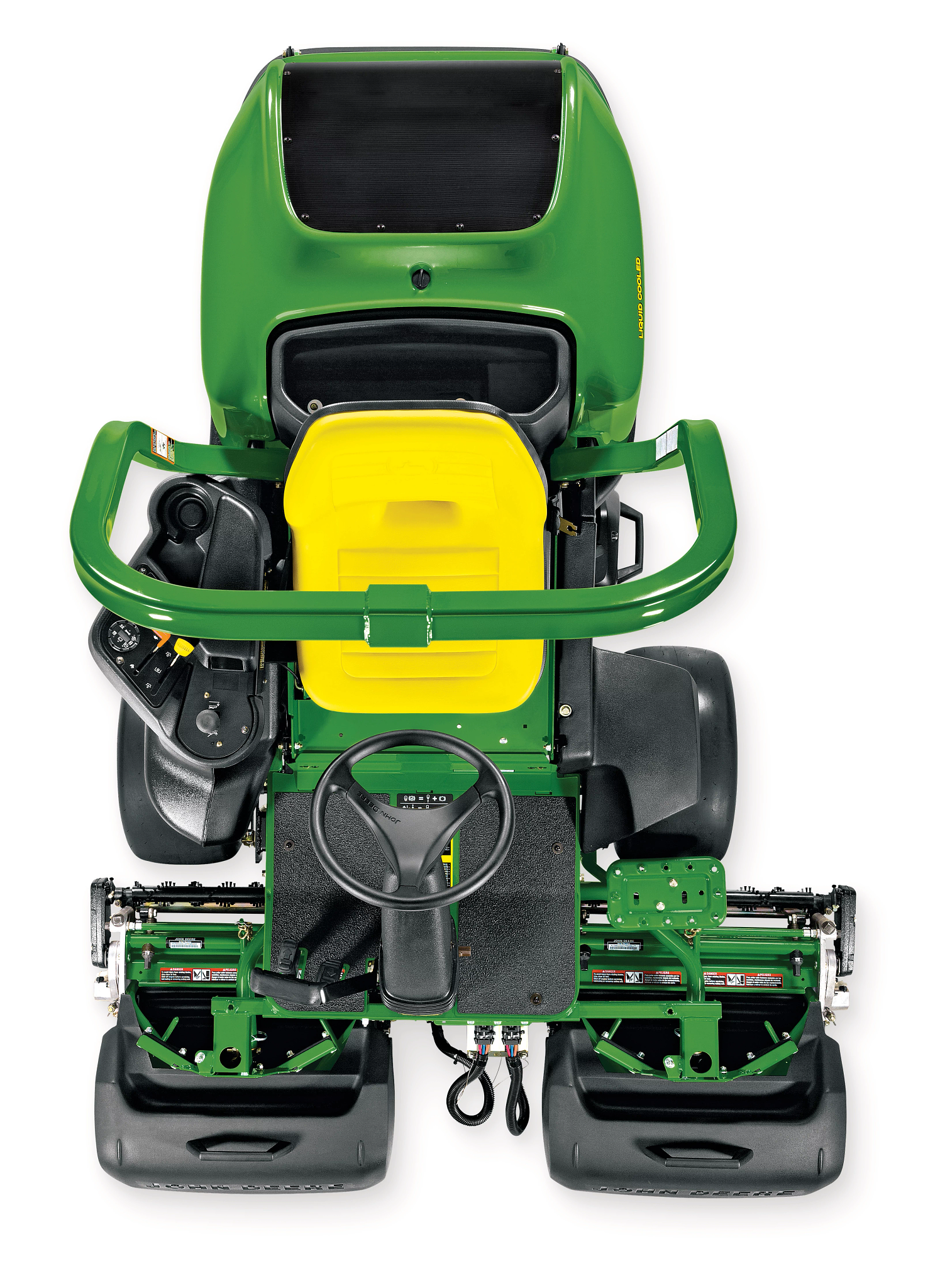 Κάτοψη του τριπλού χλοοκοπτικού με κάθισμα στο στούντιο