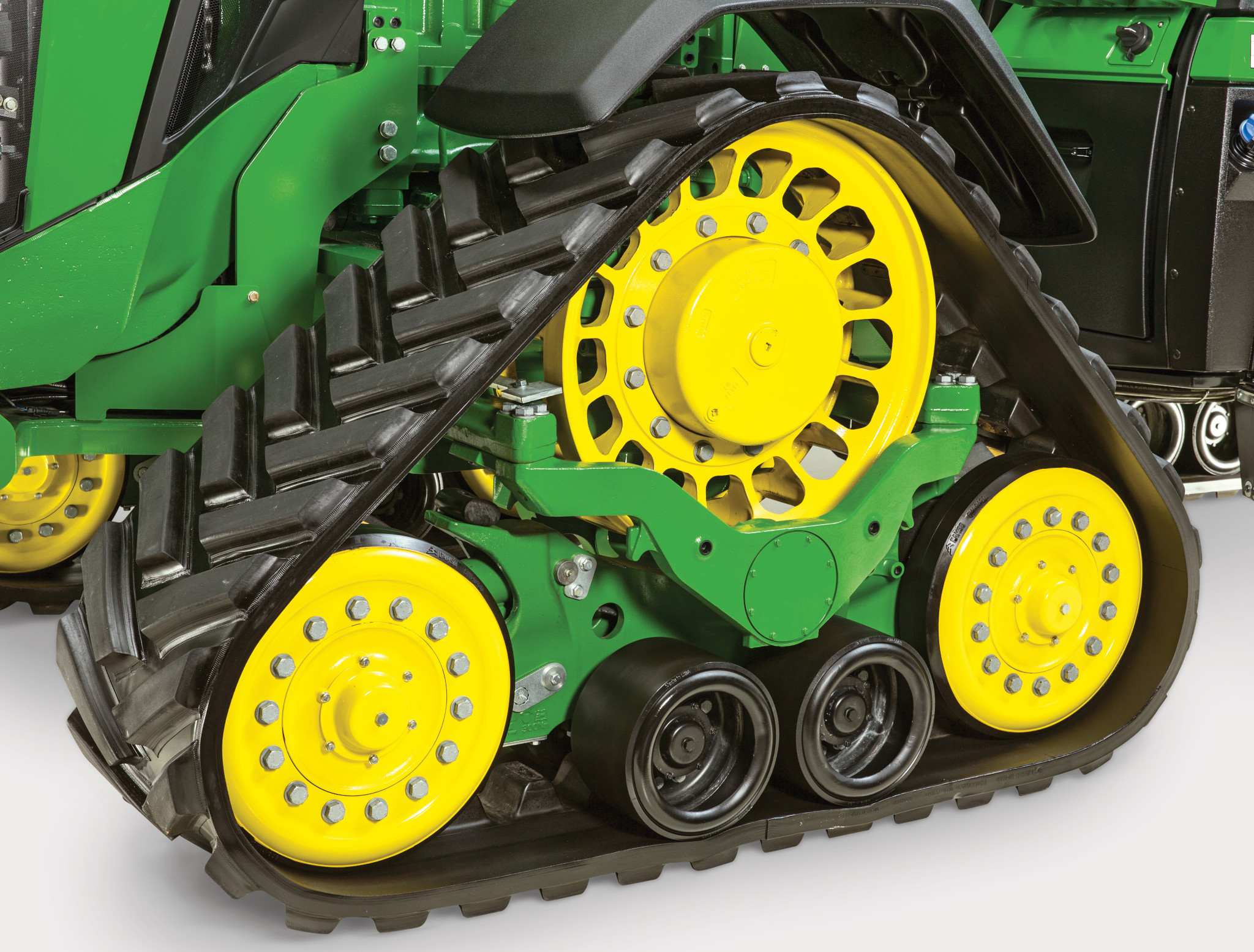 Στούντιο, Τρακτέρ 8RX - Ο ειδικός στην προστασία του εδάφους