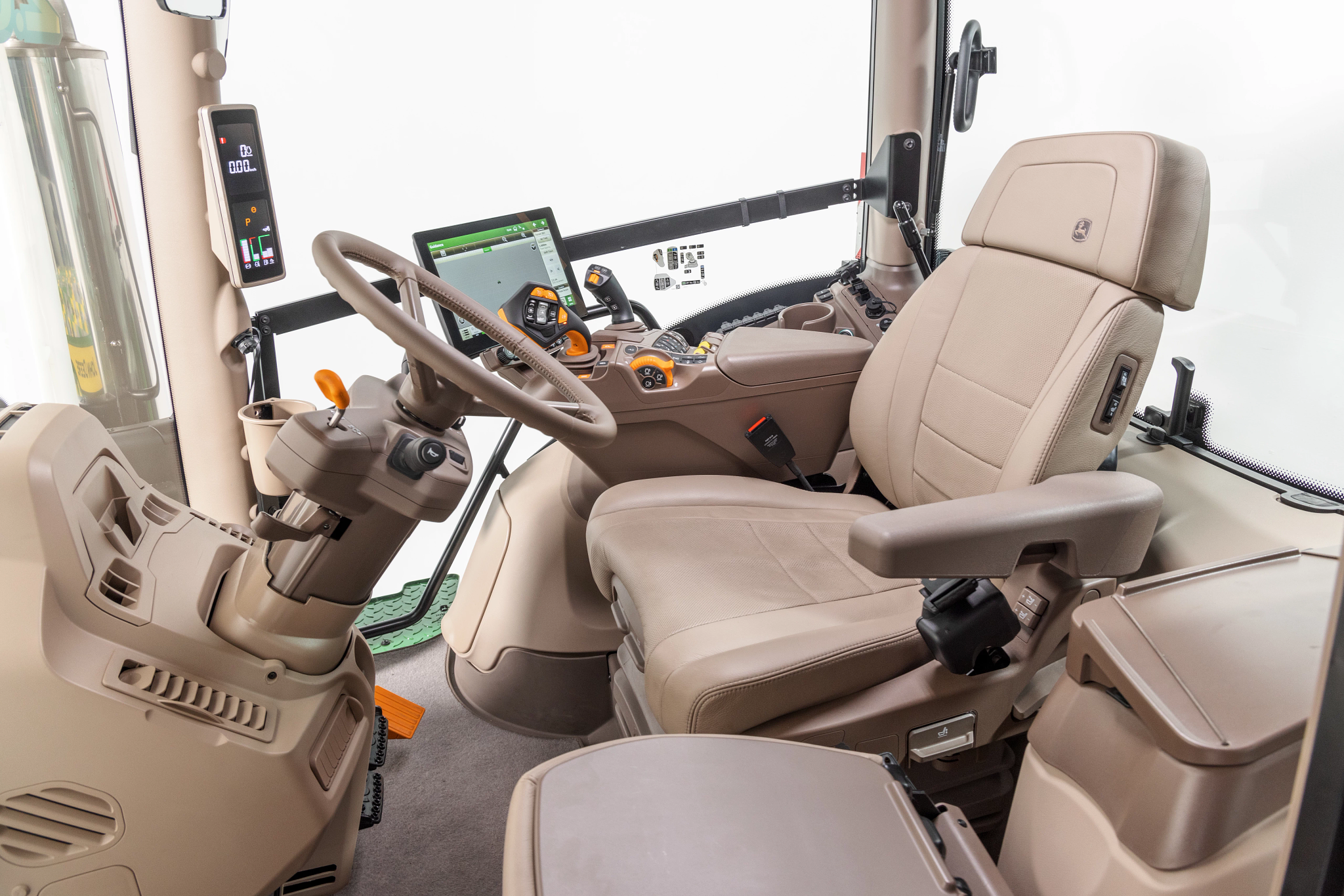 Τρακτέρ σειράς 6R, στούντιο καμπίνας