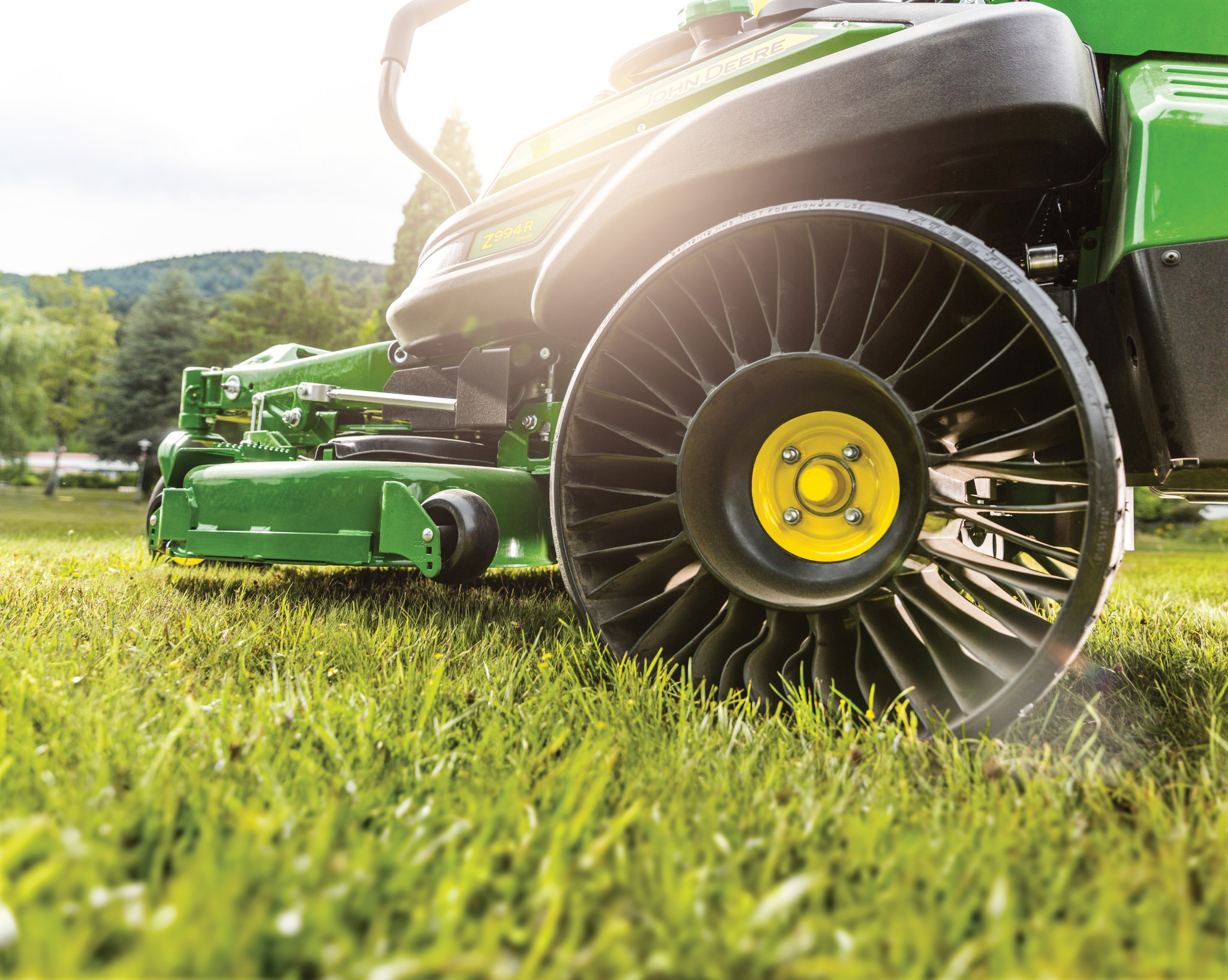 Αγροτικά, ακτινικά ελαστικά χωρίς αέρα, επαγγελματικά χορτοκοπτικά Χορτοκοπτικά επιτόπιας στροφής Χορτοκοπτικές πλατφόρμες σειράς ZTrak R Z997R Tweel 60 ιντσών