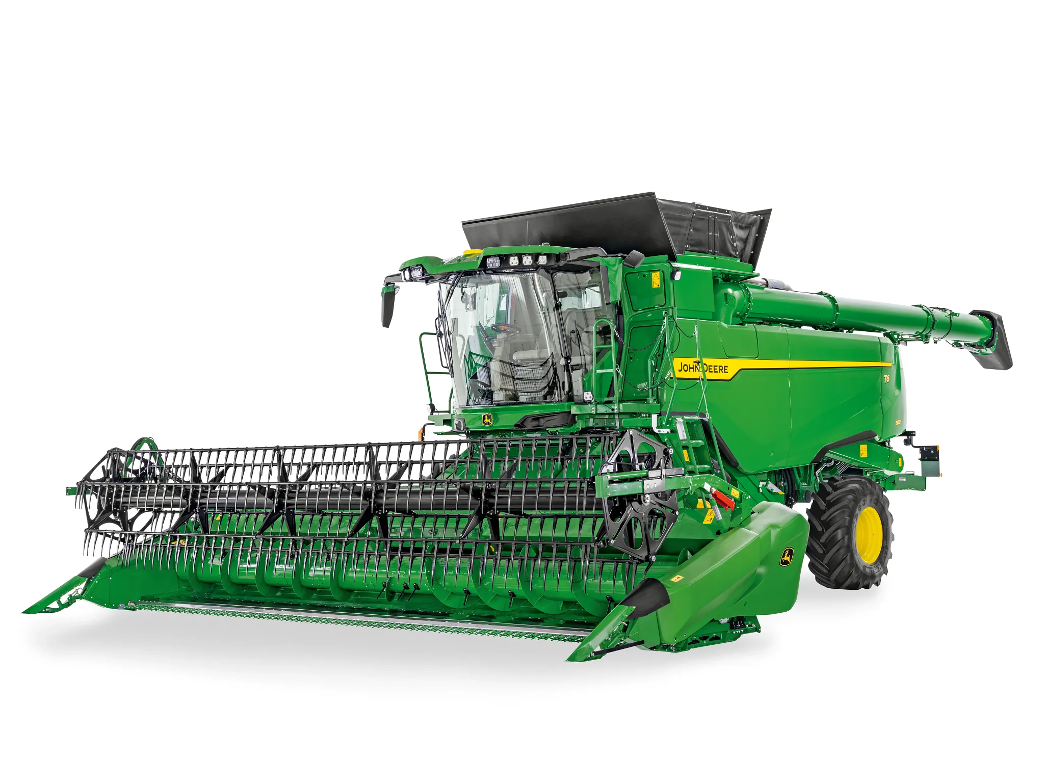 Θεριζοαλωνιστική John Deere με φαρδιά κεφαλή κοπής σπόρου σε λευκό φόντο, με πλήρη ορατότητα μπροστά και δεξιά