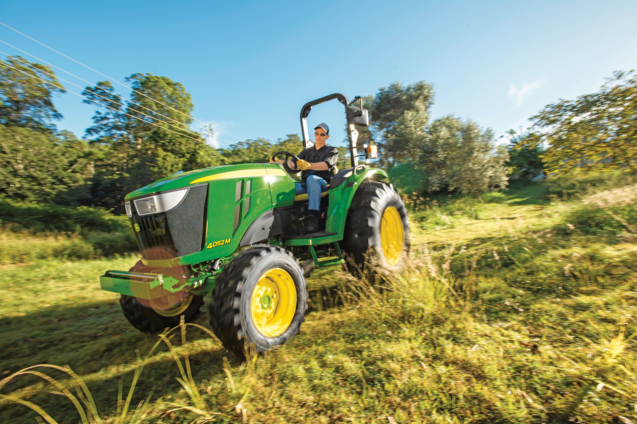 Τρακτέρ μεσαίου μεγέθους γενικής χρήσης 4Μ - Μπροστινή αριστερή κάτω όψη