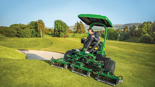 Χλοοκοπτικό διαδρόμων γκολφ John Deere